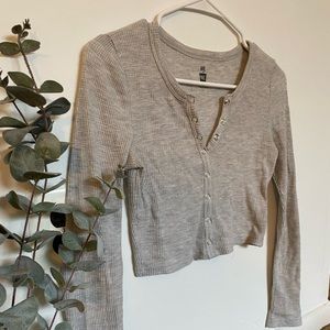 Fitted long sleeve thermal crop T